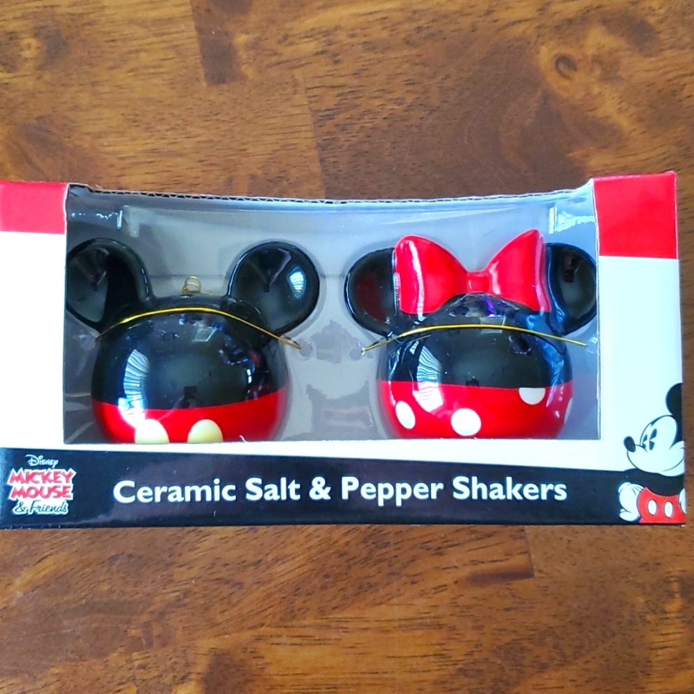 Disney Mickey and Minnie Salt and Pepper Shakers